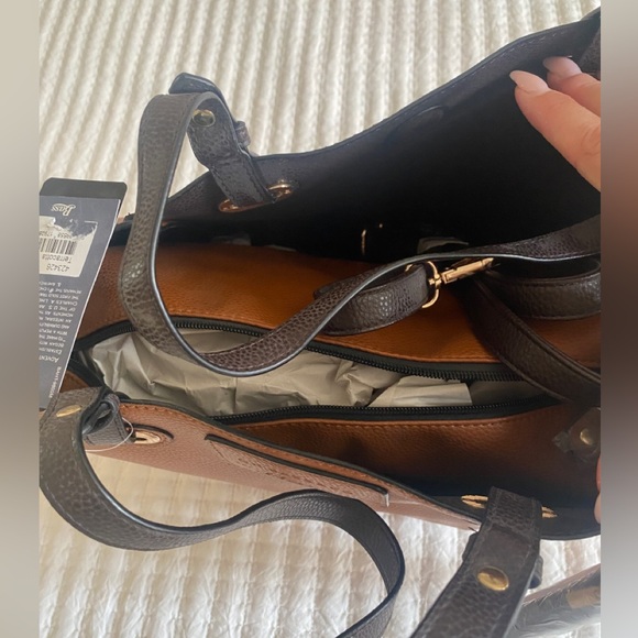 NWT GH Bass 3in1 Tote, Crossbody, Wristlet. Terracotta with dark brown accents - Picture 3 of 4